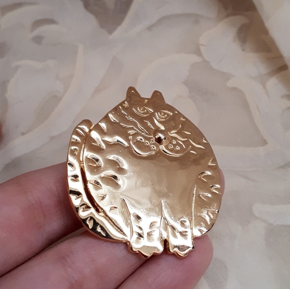Fabulous gold tone chubby cat pin brooch - Picture 5 of 8